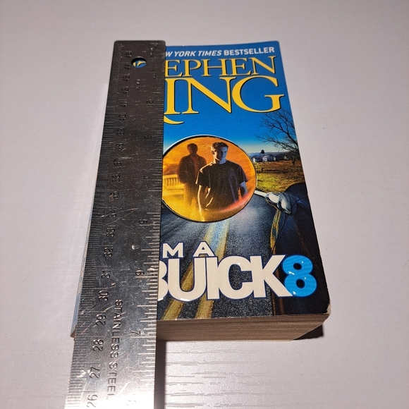 Stephen King  'From a Buick 8' Paperback Novel Book - Picture 8 of 8